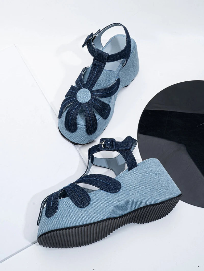 High Quality Denim Platform Sandals Women Fashion T Strap Buckle Flower Decoration Designer Shoe Summer Sexy Open Toe Beach Shoe