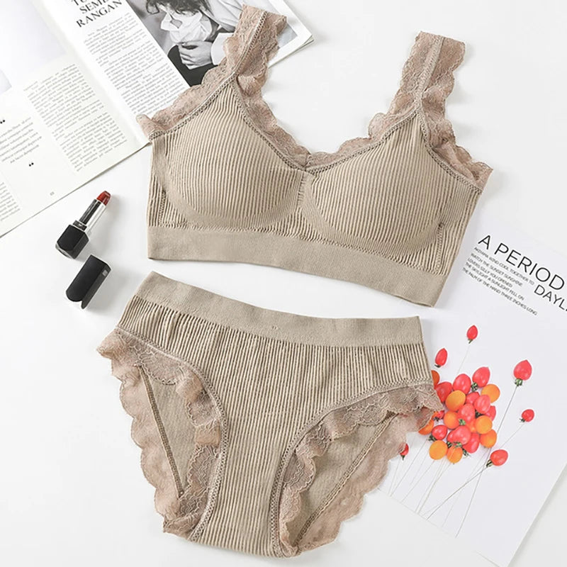 Sexy Lace Lingerie Set Padded Bra Set Without Steel Ring Solid Women's Underwear Brassiere Comfortable Fitness Crop Top