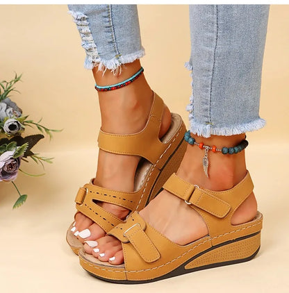 2026 Luxury Designer Shoes for Women Fashion Adjustable Ankle Strap Wedges Sandals Summer Sexy Open Toe Vacation Beach Sandals