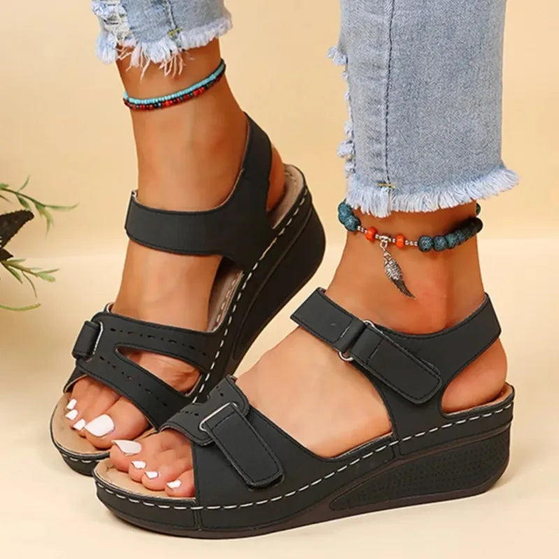 2026 Luxury Designer Shoes for Women Fashion Adjustable Ankle Strap Wedges Sandals Summer Sexy Open Toe Vacation Beach Sandals