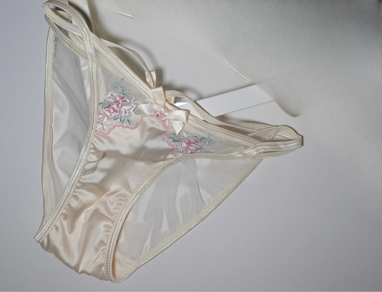 MOYISU Girls French Bra Thin Triangle Cup Purple Embroidery Light Luxury Silk Sexy Pure Desire Lace Underwear Set