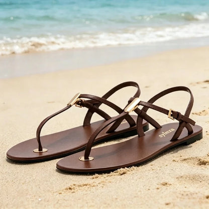 Concise Clip Toe Flat Sandals Women Fashion Ankle Strap Buckle Gladiator Sandals for Girl Luxury Metal Detail Summer Beach Shoes