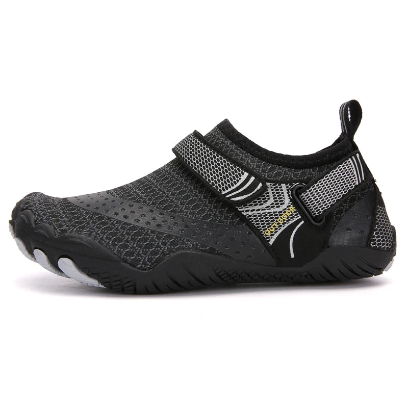 New Kids Beach Aqua Shoes Boys Girls Barefoot Water Shoes Outdoor Children Quick-Dry Drainage Swim Sandals Surf Wading Sneakers