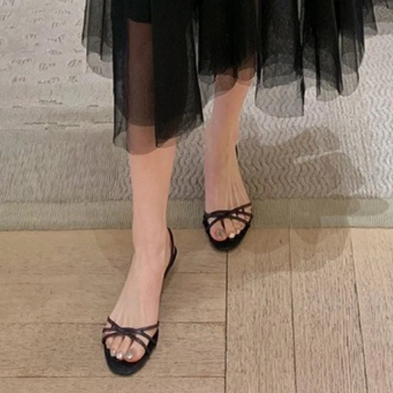 Fashion Pointed Toe Cross Tied Kitten Heel Sandal Women Summer Sexy Open Toe Patchwork Slide Sandal Elegant Comfort Zapato Mujer
