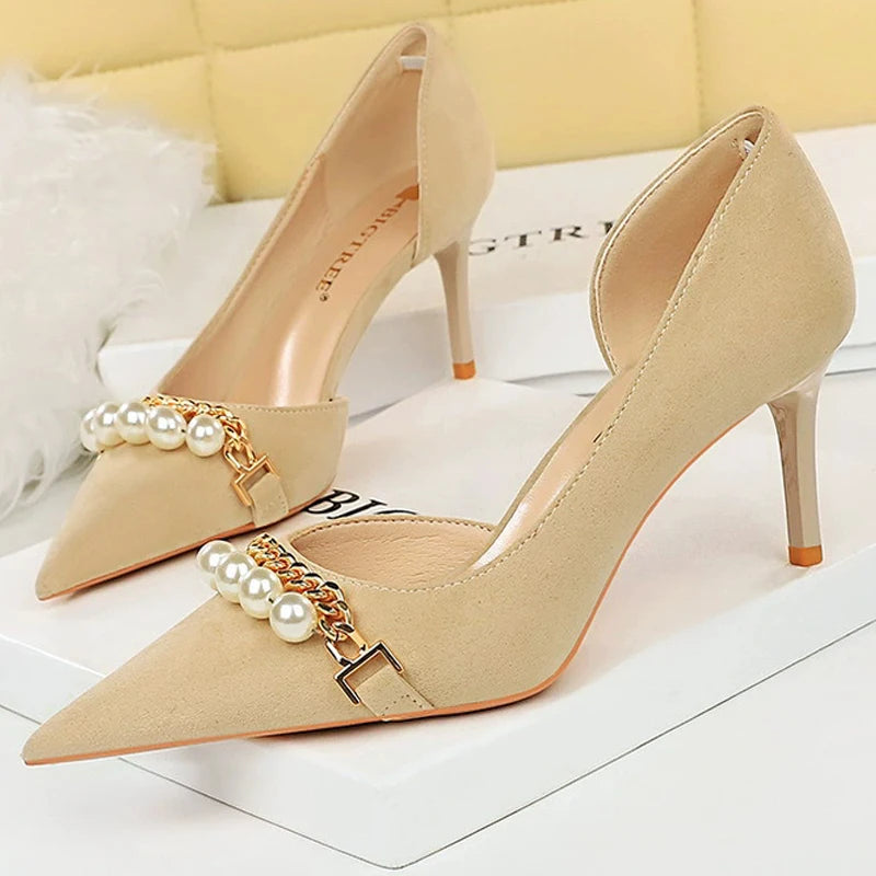 Women 7 cm 11 cm Heels Sharp Pointed Pearl Metal Chain Women Pumps Stilettos Suede High Heels Large Size 43 Sexy Kitten Heels