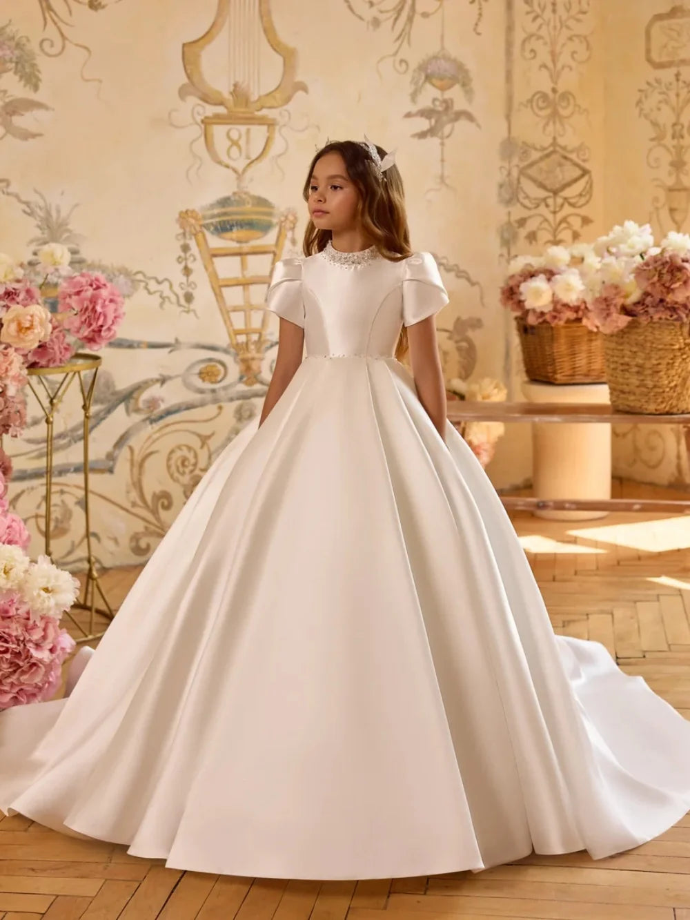 New Arrival Luxury Satin Short Sleeve Flower Girl Dress Kids' Crystal Embellished Formal Pageant Wedding Ball Gown with Train