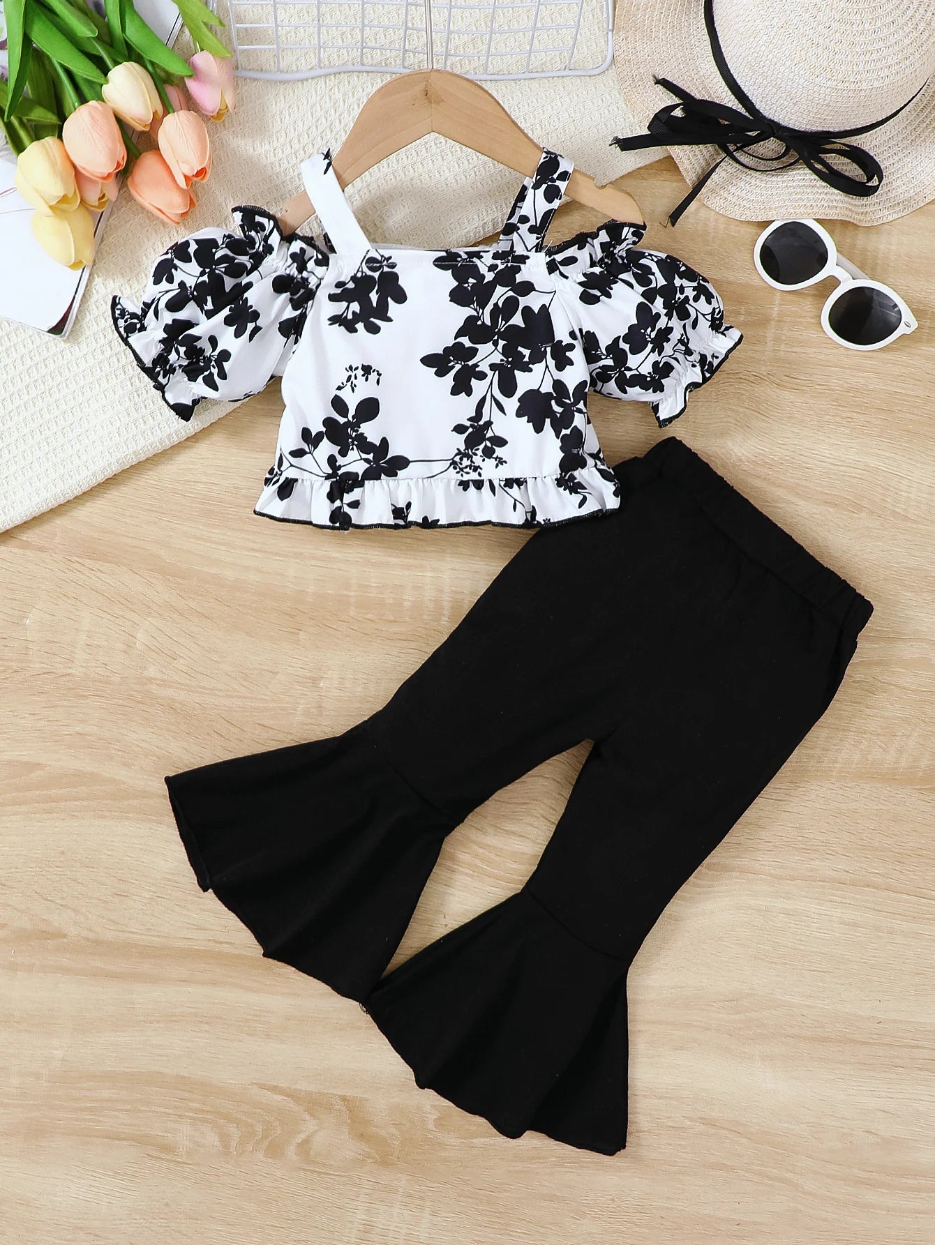 Girls 2PCS Summer Outfit Casual Floral Print Off-Shoulder Bubble Sleeve Top with Black Flared Pants Knitted Fabric Outdoor Wear