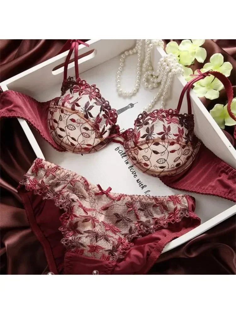 BANERDANNI Victorian Style Plus Size Red Lace Bra Set Sexy Underwire Support for Big Breasts Women's Elegant Lingerie Bow Design