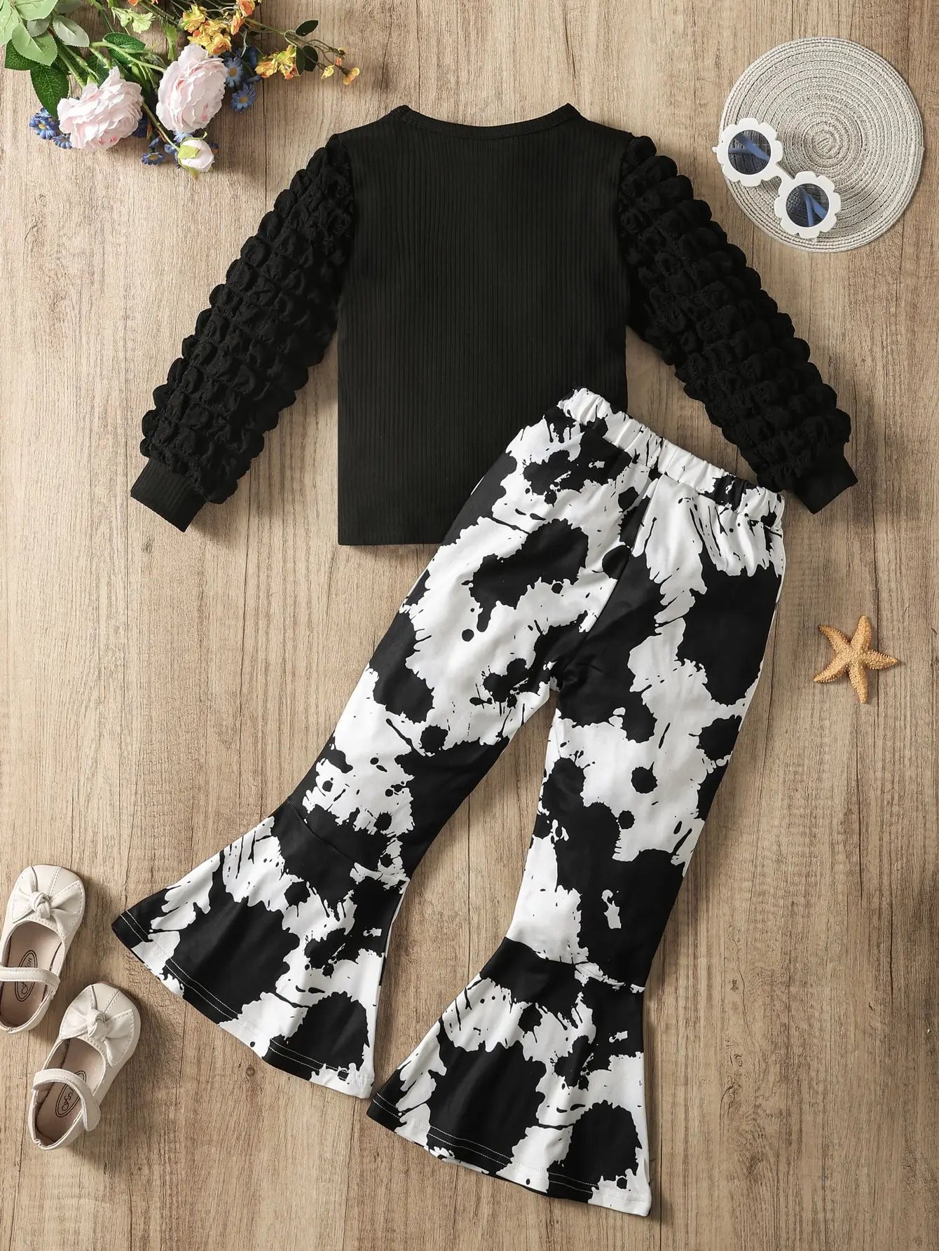 Girls 2pcs Set with Spliced Popcorn Bubble Sleeve Top & Black And White Spotted Cow Print Flared Trousers Winter Casual Outfit