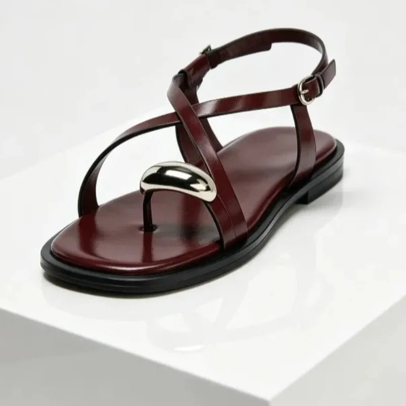 Summer Cross Strap Buckle Design Flat Sandals Women Fashion Metal Decoration Over Toe Casual Flat Slippers Comfort Beach Shoes