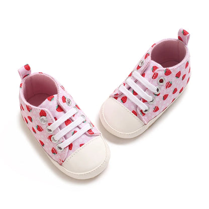 Baby Shoes With Soft Sole, 0-1 Year Old Female Baby Strawberry Flat Bottom Anti Slip Learning Shoes, Fashionable And Versatile D