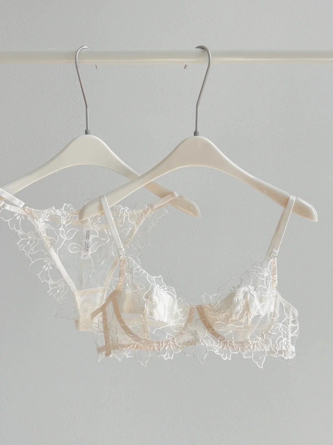Romantic Lace Lingerie Set Sheer Mesh Ultra-Thin Soft Underwire Minimizer for Full Bust & Push-Up for Small Bust