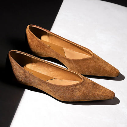2026 New Ladies' Wedge Shoes Suede Low Heeled Women's Shoes Non-Slip Comfort Ladies Shoes Large Size 43 Pointed Low Heeled Shoes