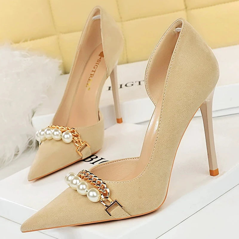 Women 7 cm 11 cm Heels Sharp Pointed Pearl Metal Chain Women Pumps Stilettos Suede High Heels Large Size 43 Sexy Kitten Heels