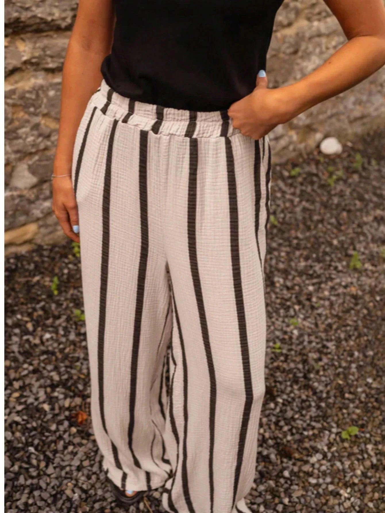 Women's Vertical Stripe Wide-leg Pants, Elastic Waist Pleated Casual Trousers, Resort Style Loose Slimming Floor-length