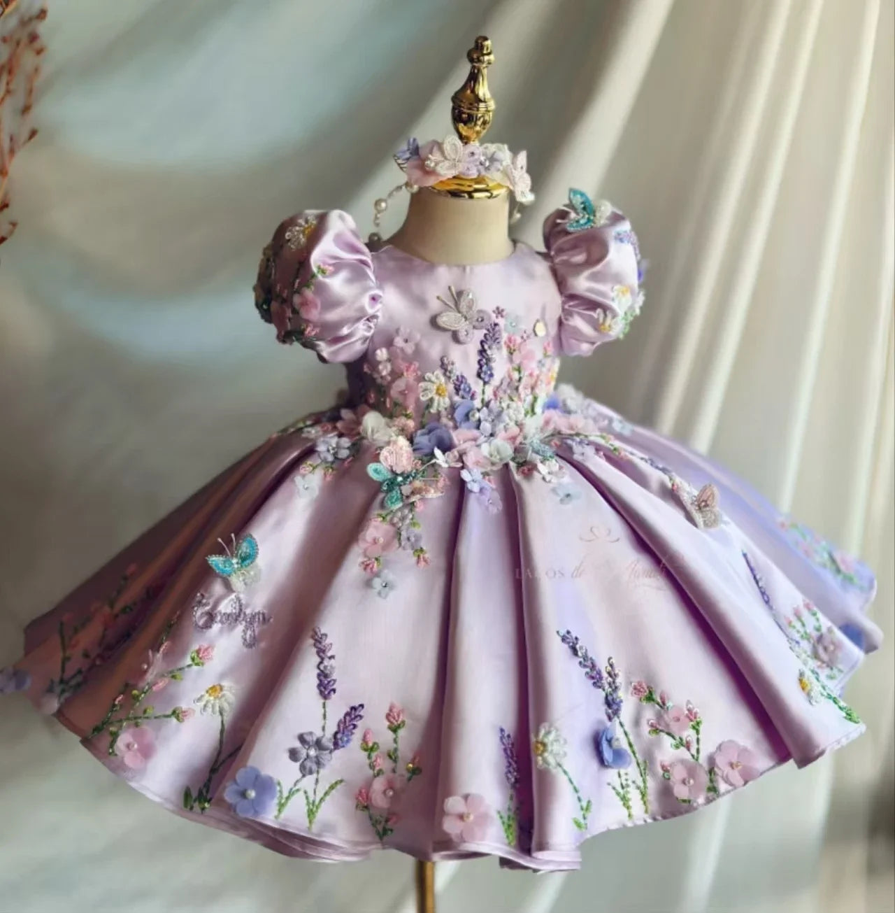 Flower Girl Dress Satin 3D Floral Butterfly Puff Sleeve Ball Gown Wedding Gown First Christmas Party Dress For Girlsفساتين