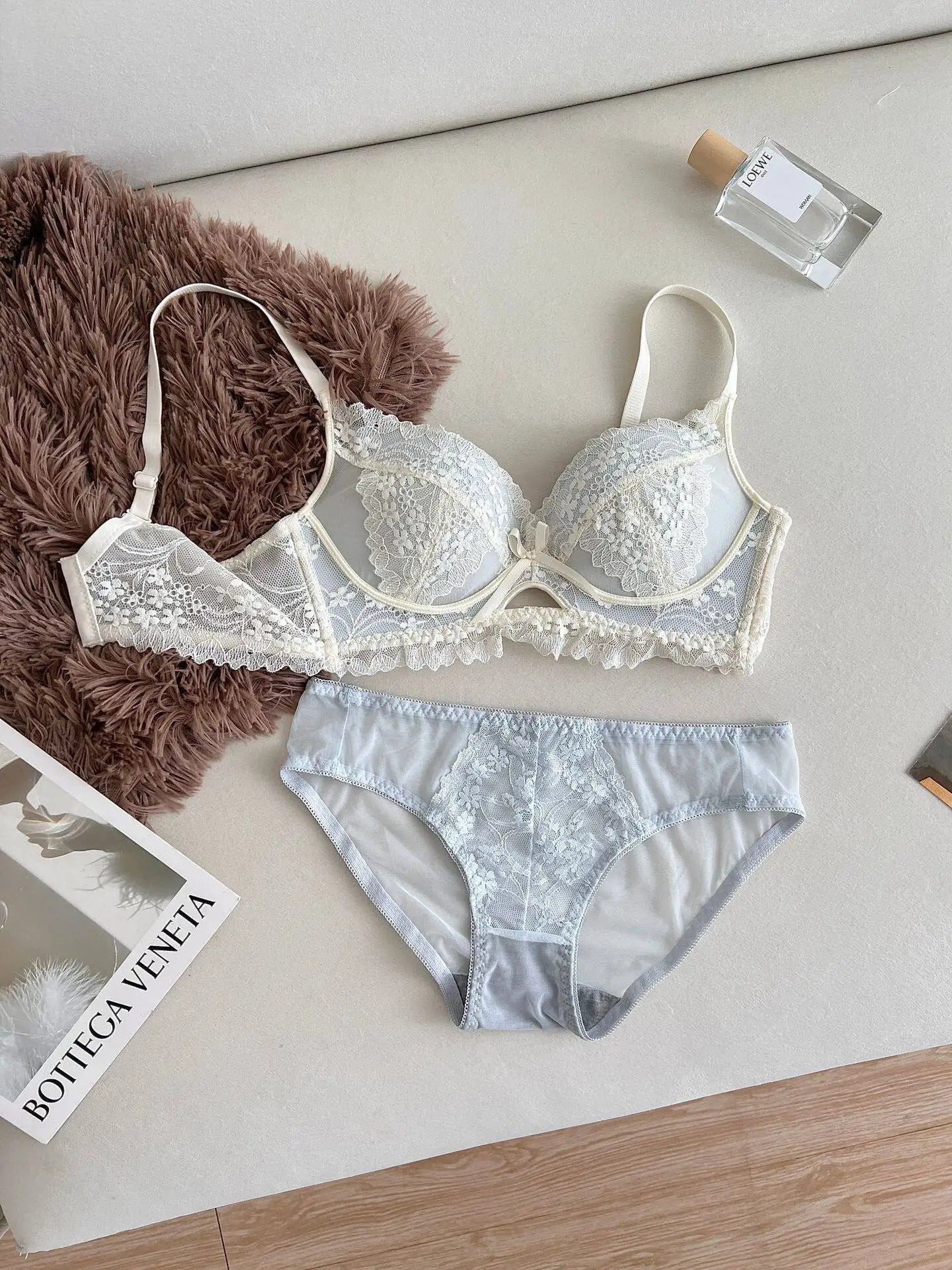 YUQI Women Lace Bra Wireless Push Up Bra for Petite Women Full Coverage T Shirt Bra Comfortable Support Bra No Underwire S-XLAB