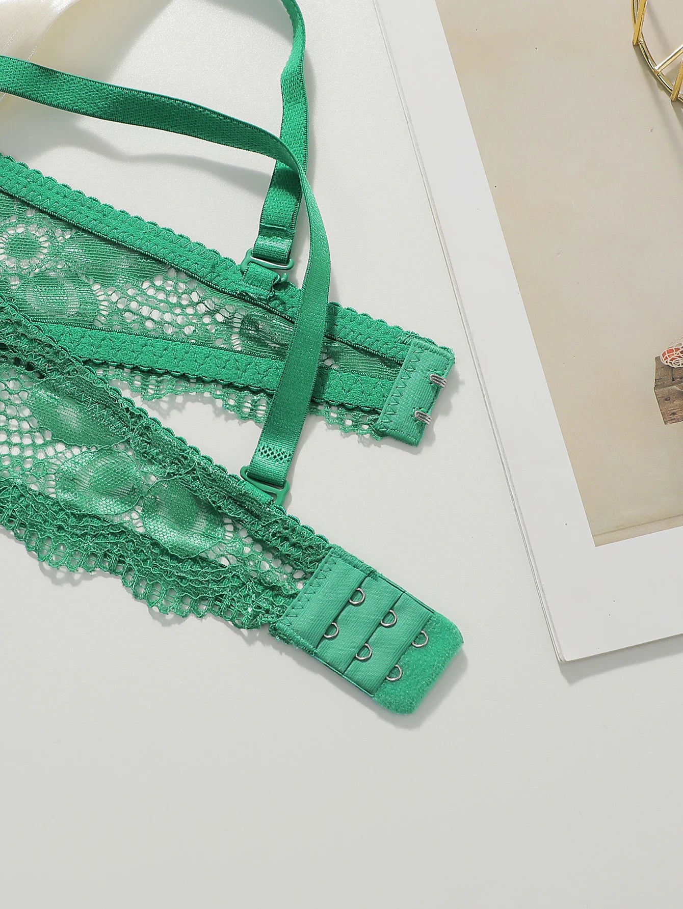 Hot selling green lace lingerie set sexy bra 2-piece set fashionable white display set push up braissere A2123
