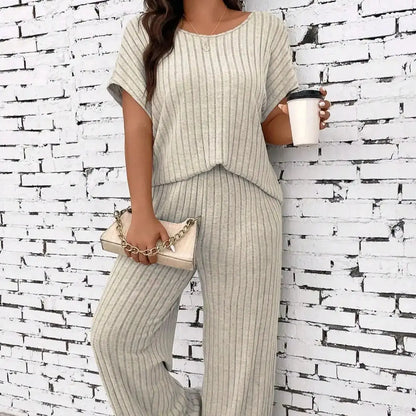 2 Counts Women's Plus Size Textured Batwing Sleeve Tee & Elastic Waist Pants Set, Casual Short Sleeve T-shirt & Straight Leg Tro