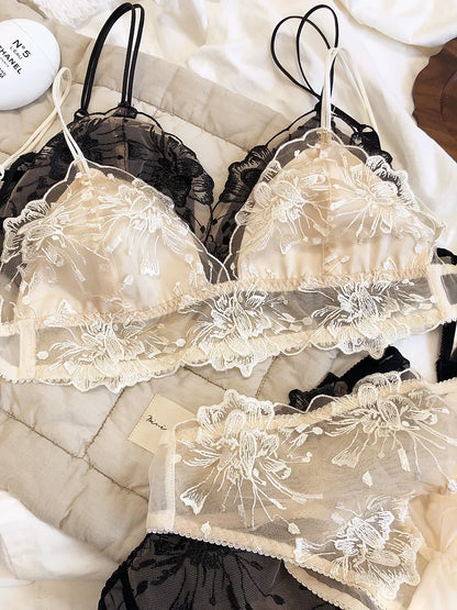 Embroidered lace sexy bralette no steel ring triangle cup big breasts ultra-thin underwear set breathable bra lingerie sets