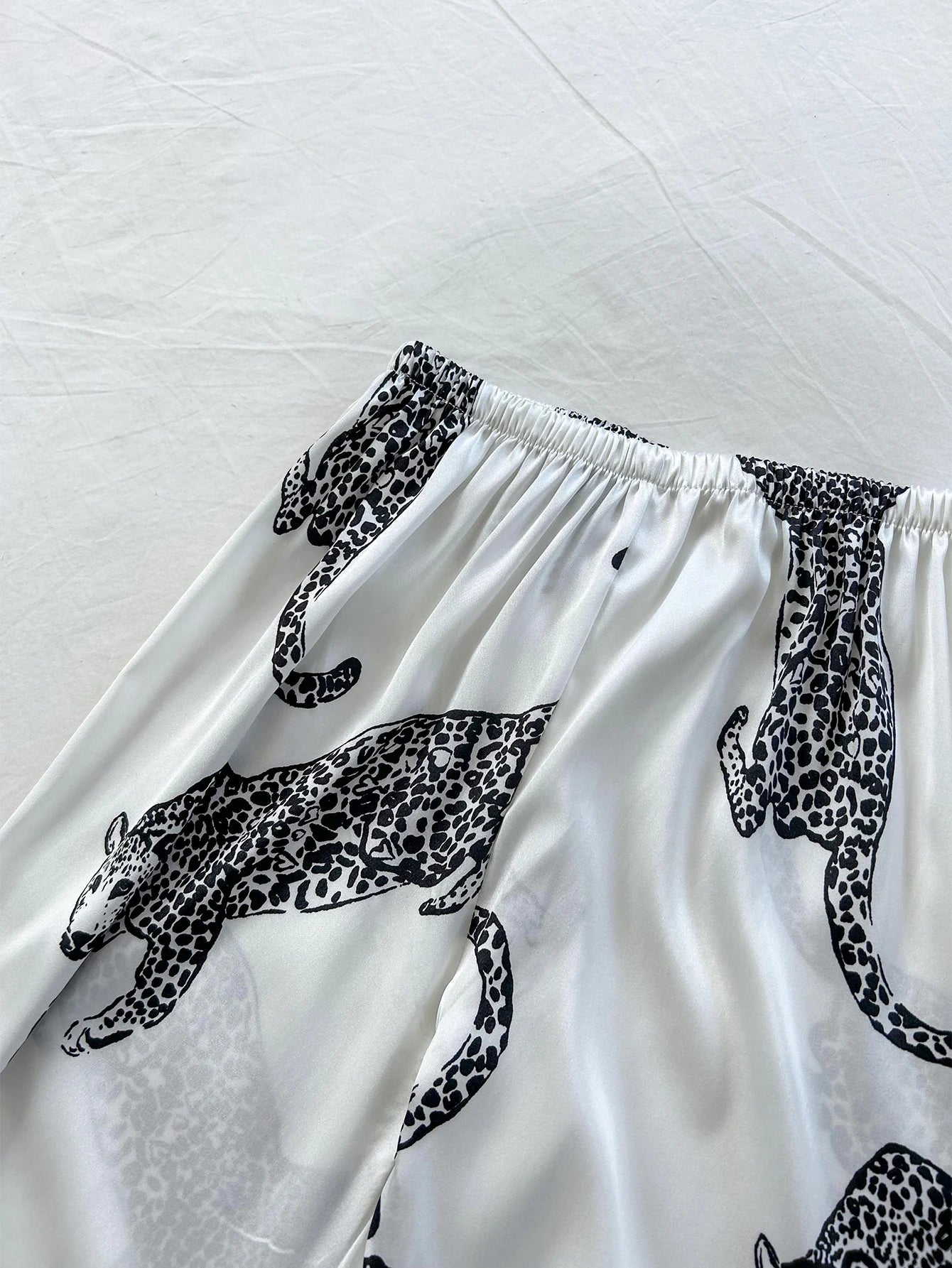 Comfortable Fashionable 2pcs V Neck Leopard Print Suspender Long Pants Pajama Set