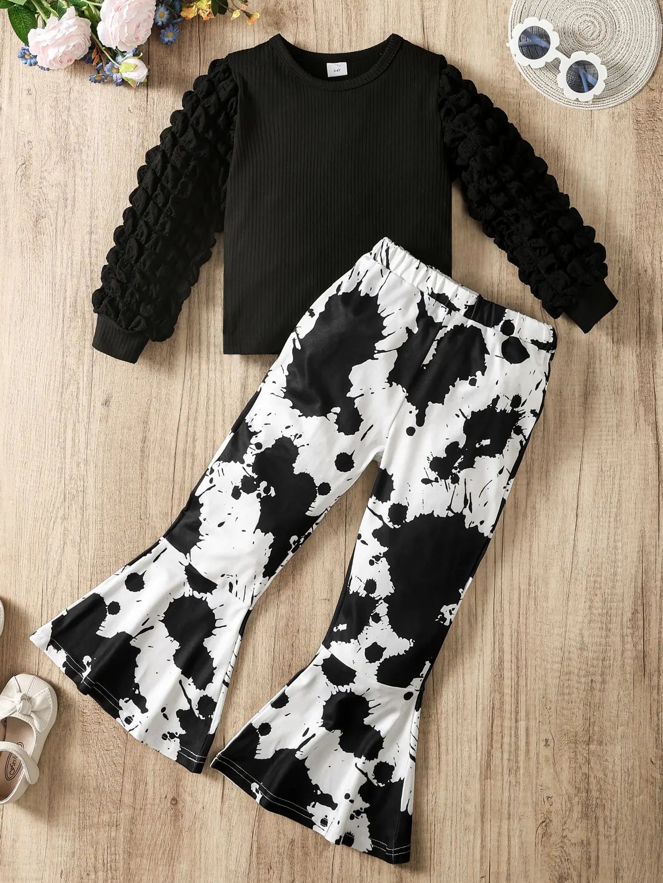 Girls 2pcs Set with Spliced Popcorn Bubble Sleeve Top & Black And White Spotted Cow Print Flared Trousers Winter Casual Outfit