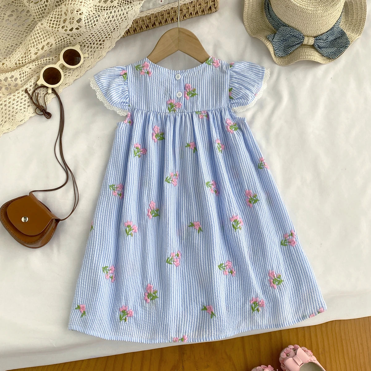 Girl Casual Dress New Fashion Flower Embroidered Striped Flying Sleeve Dress Girls Sweete Vestidos Kids Clothes
