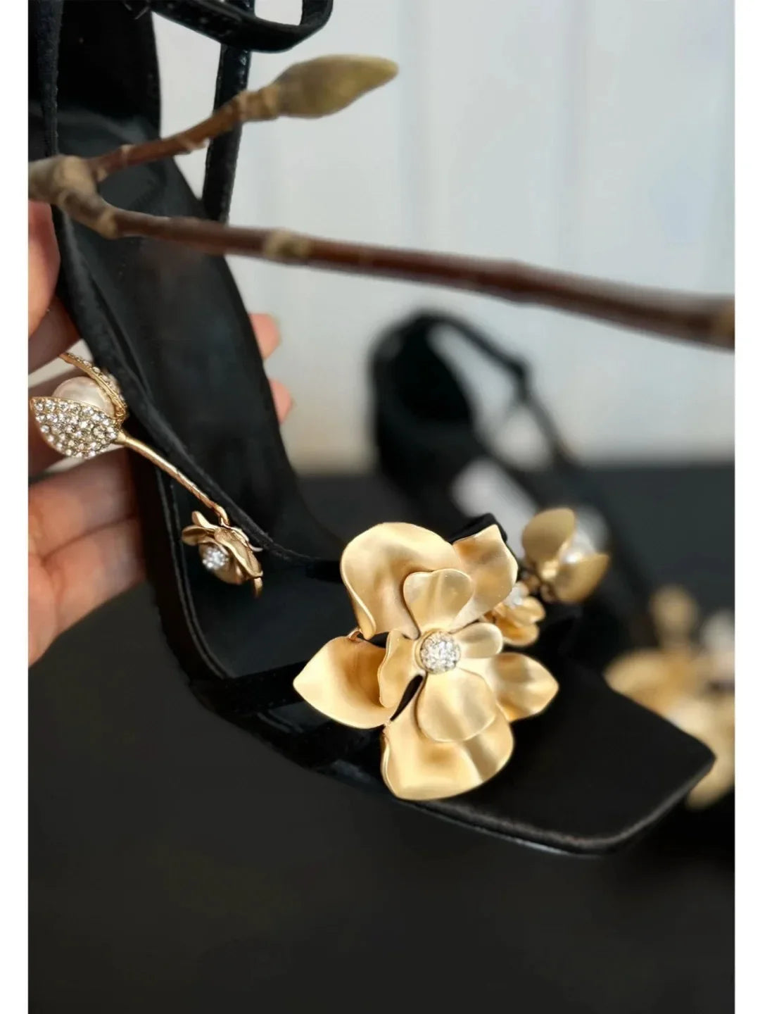 Luxury Gold Flower Decoration Ankle-Wrap Heeled Sandals Women Summer Sexy Square Toe High Heels Elegant Banquet Wedding Shoes