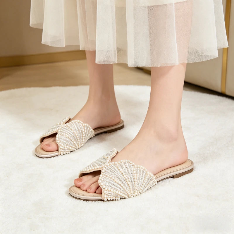Luxury Faux Pearl Detail Women Slippers Novelty Shiny Appliques Design Flat Sandals for Ladies Summer Comfortable Women's Shoes