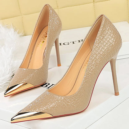 Retro High Heels Snake Patterned Patent Leather Women Pumps Stilettos Banquet Shoes Sexy Party Shoes Metal Tip Ladies Heels 2026