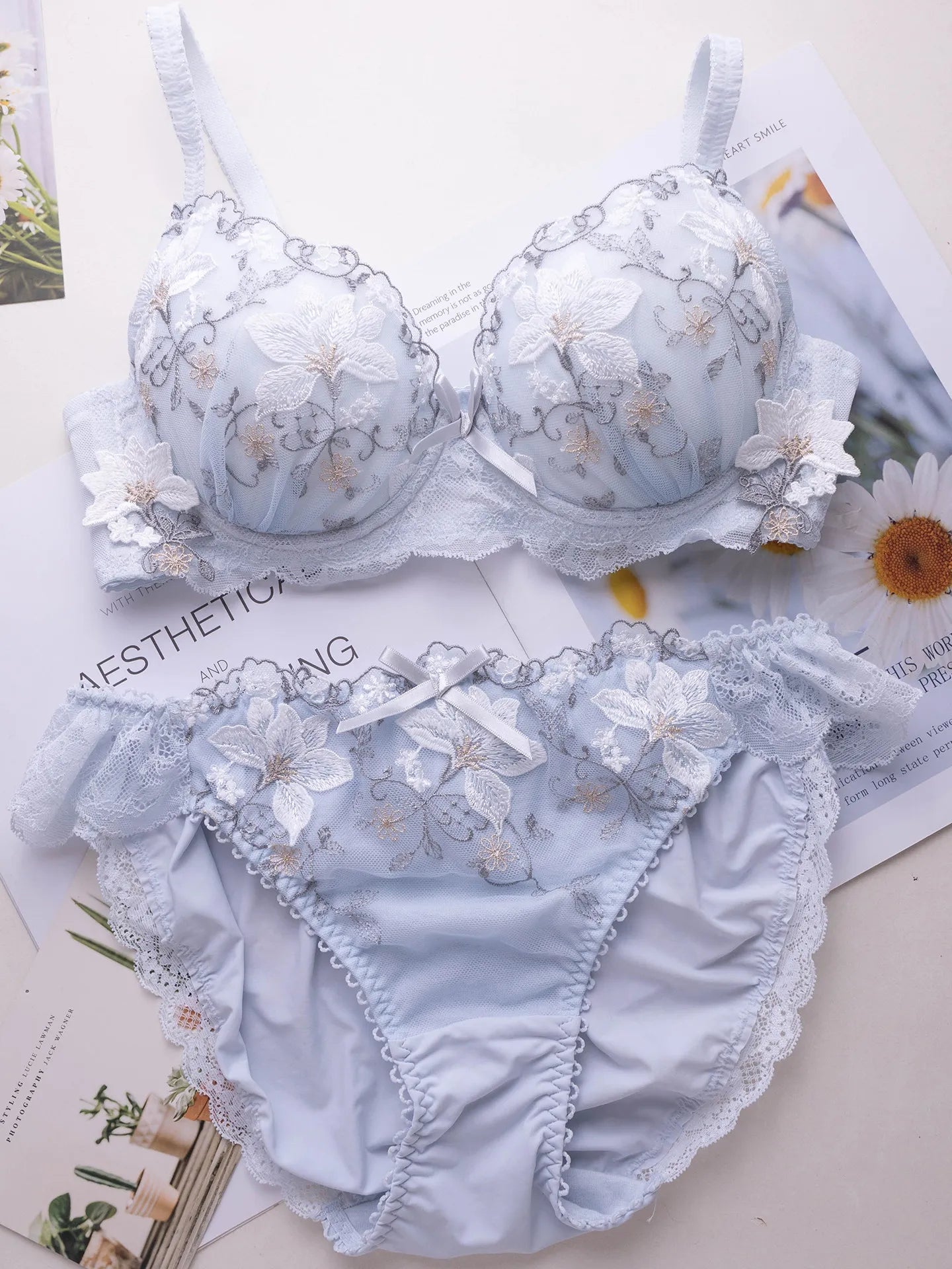 Japanese-style sweet lingerie set, thin embroidered shallow cup disc type 2 bra set