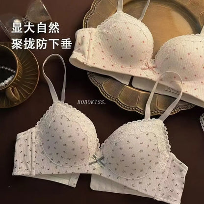 A Thin Lace-trimmed Floral Print Lingerie Set for Women, Featuring French Floral Print Breathable Bras