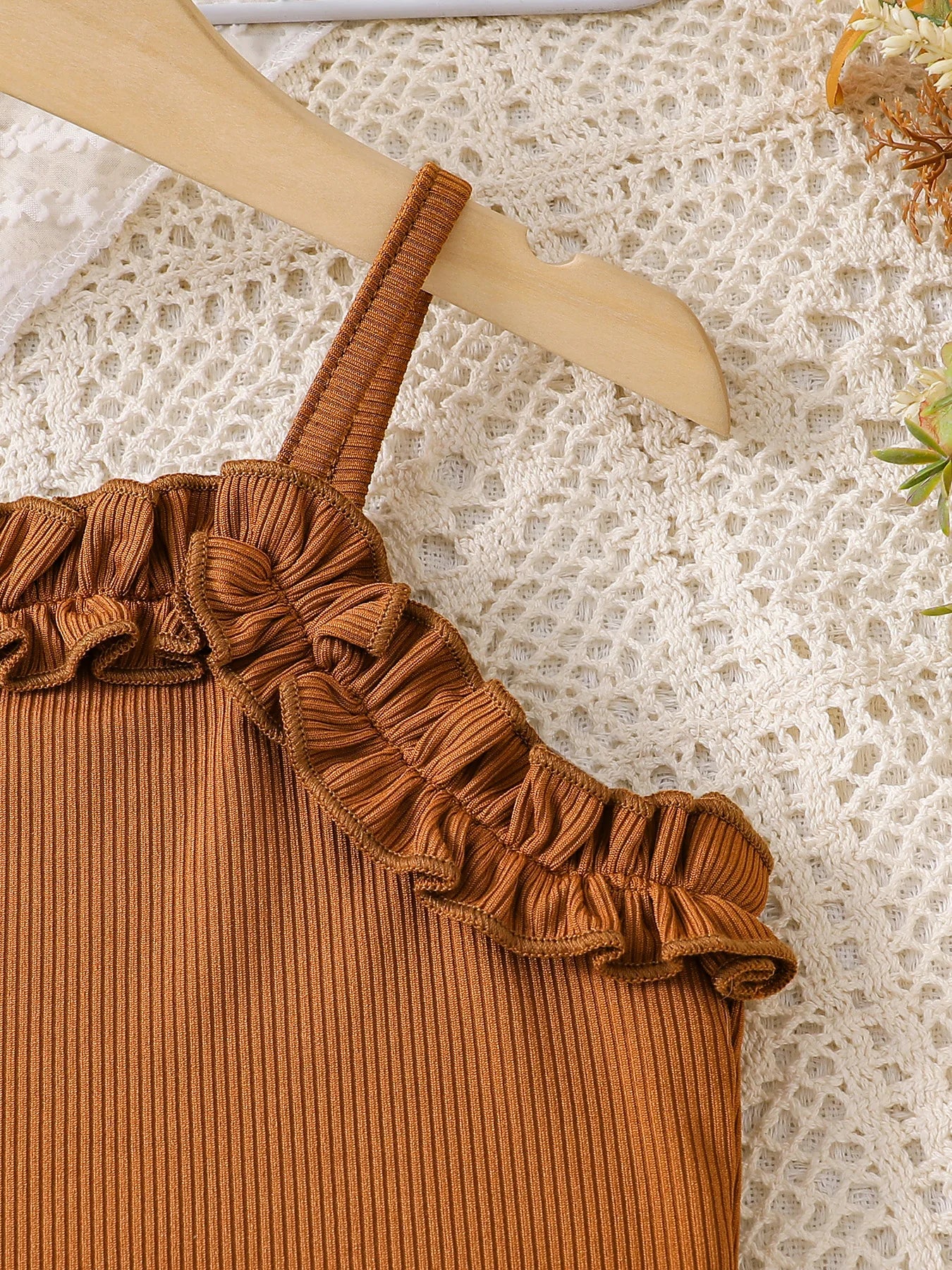 Spring Summer Girls Fashion Casual 2-piece dress Brown petal edge sleeveless vest + floral pleated cake knee-length skirt set