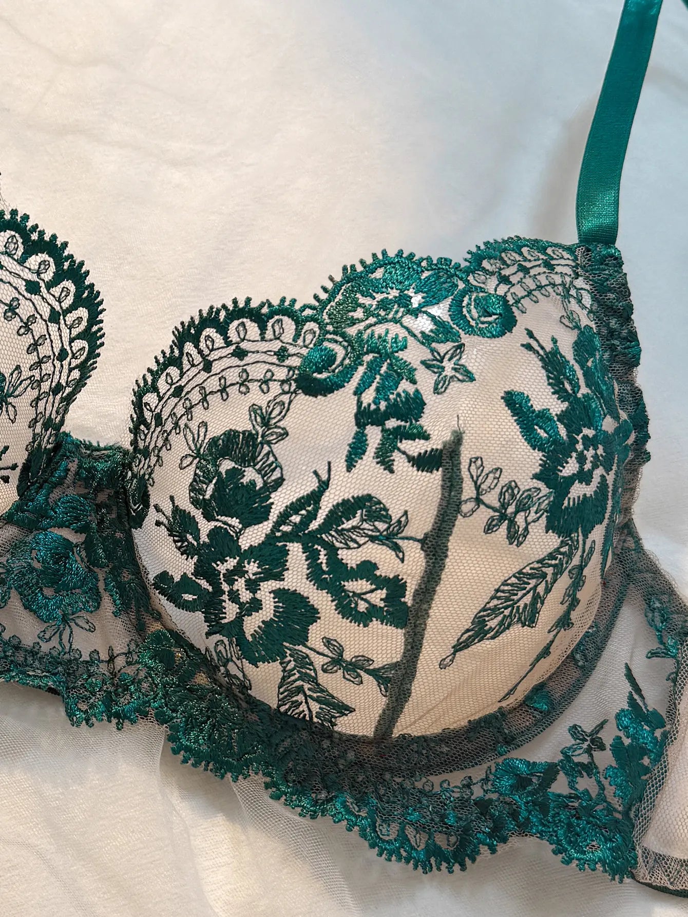 Sexy Women's Lingerie Floral Embroidered Bra Set Spicy Lingerie 3 Pieces Mesh Underwear Ultrathin French Intimate Lingerie Set