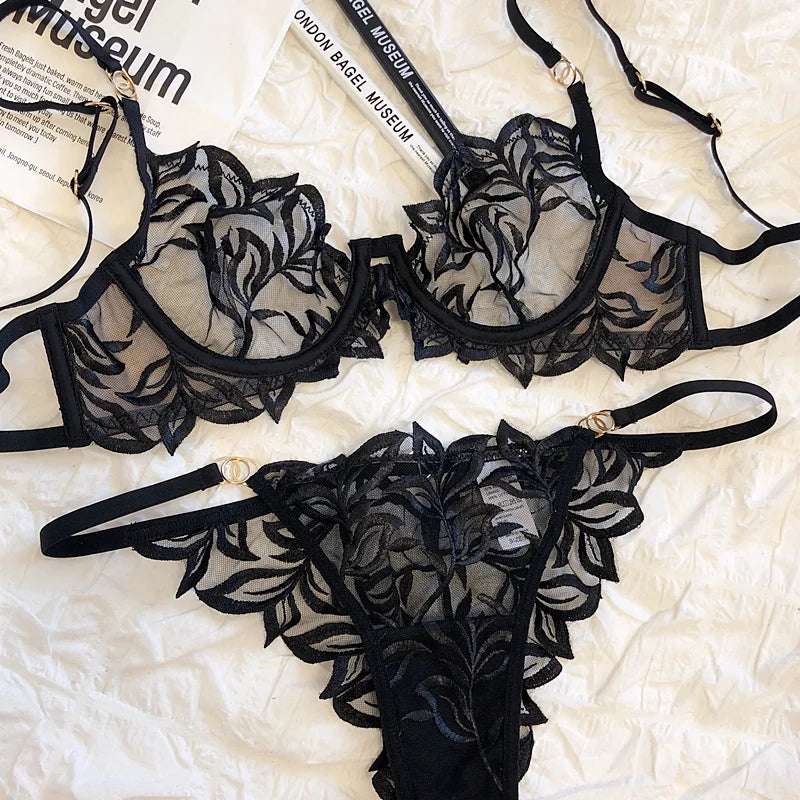 Lace lingerie mesh sexy ultra-thin embroidery bras soft steel ring large breasts show small underwear set of ladies bra panty su