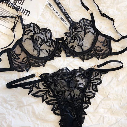 Lace lingerie mesh sexy ultra-thin embroidery bras soft steel ring large breasts show small underwear set of ladies bra panty su
