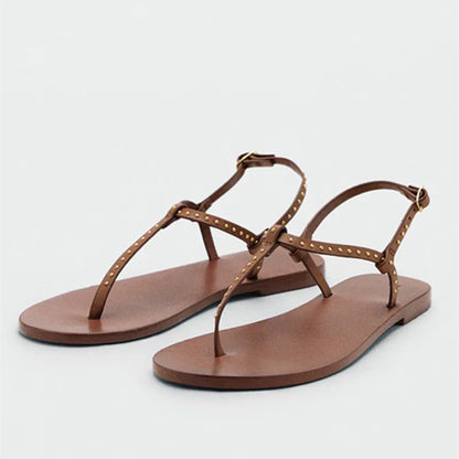 Concise Style Rivet Detail Flat Sandals Women Comfortable Ankle-Strap Buckle Clip Toe Sandals Summer Luxury Designer Beach Shoes