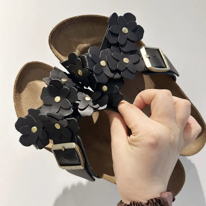 Fashion Floral Decoration Platform Slippers Women Luxury Metal Buckle Design Flat Sandalias Summer Outdoor Sandals Beach Shoes