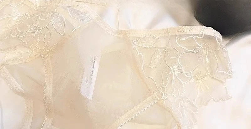 Elegant French Lace Bralette Wireless Triangle Cup No Underwire Thin Straps Small Bust Women Comfort Lingerie Set BANERDANNI
