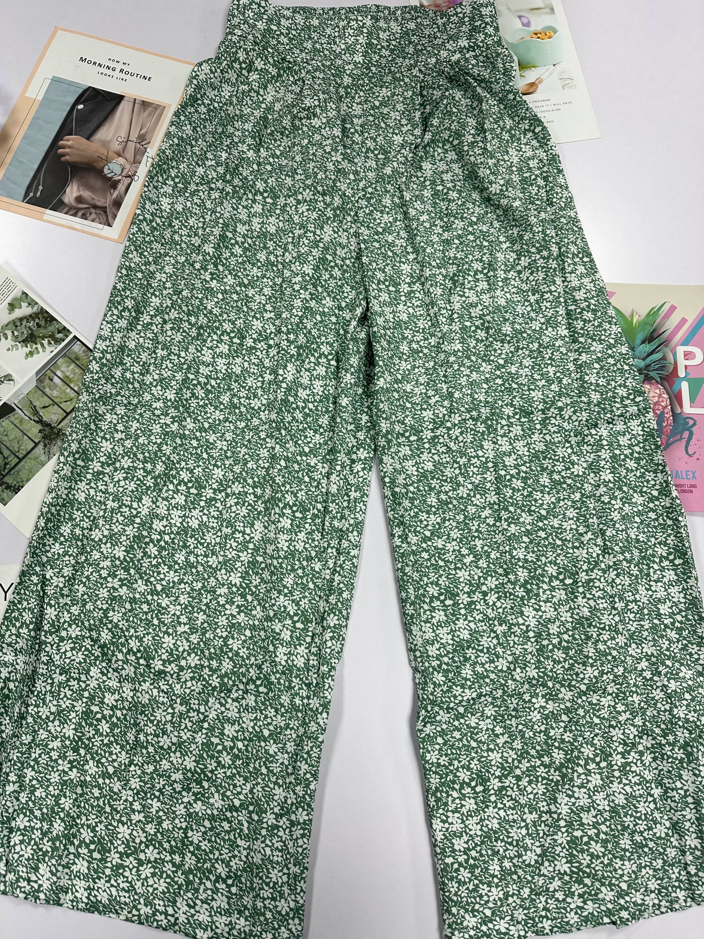 2024 New Red Green Blue Black Floral High-Waisted Bell-Bottoms Pants Loose and Comfortable Slim Ladies Design Feeling Pants
