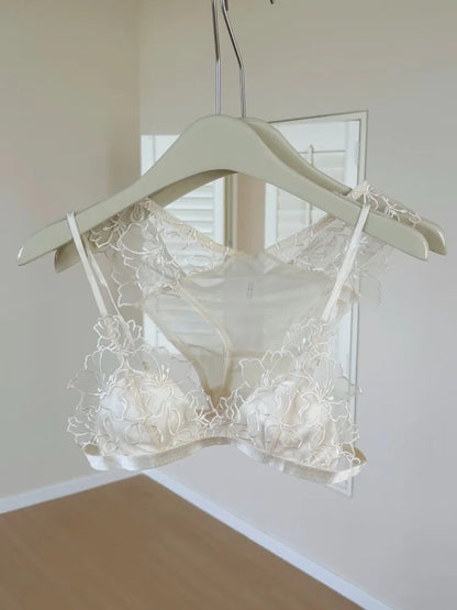 Elegant French Lace Bralette Wireless Triangle Cup No Underwire Thin Straps Small Bust Women Comfort Lingerie Set BANERDANNI