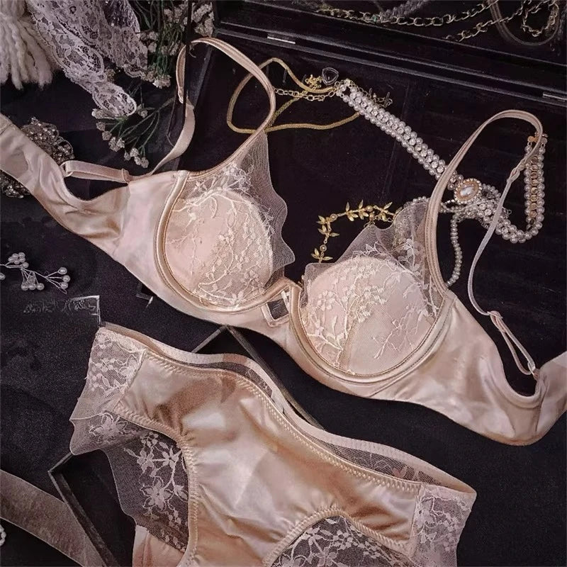 Summer New French Lace T-Shirt Bra Set Wirefree Lift & Support Small Bust Gathering Anti-Sagging Large Cups, Slimming Look