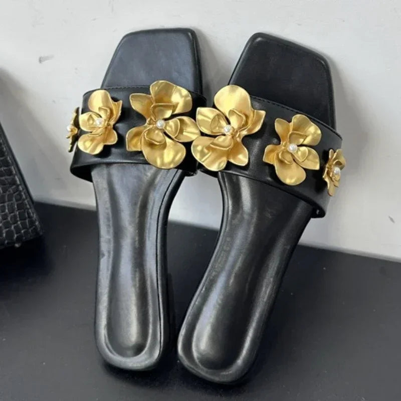 Luxury Metallic Flower Embellished Slippers Women Sexy Open Toe Flat Sandals Fashion Comfort Beach Sandals Zapatos Para Mujer