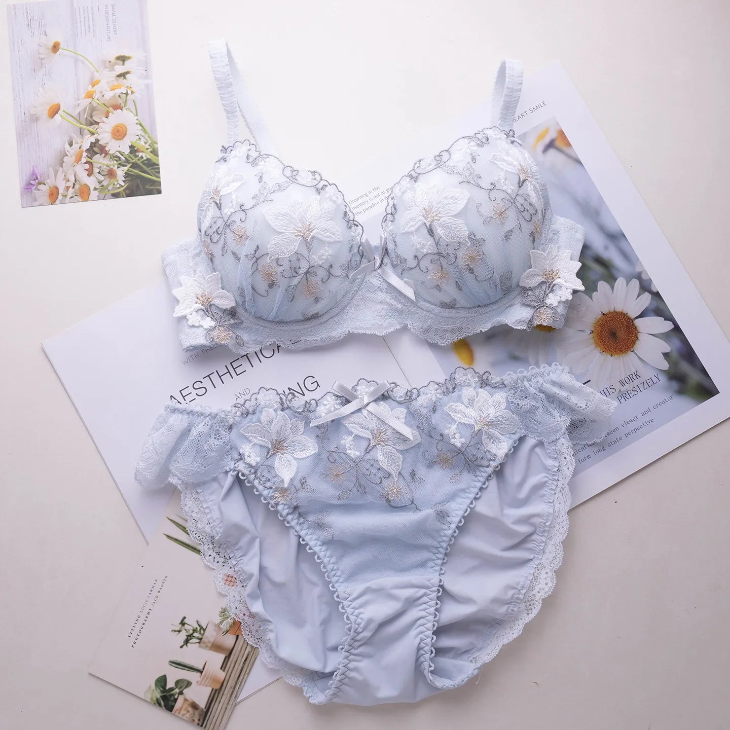 Japanese-style sweet lingerie set, thin embroidered shallow cup disc type 2 bra set
