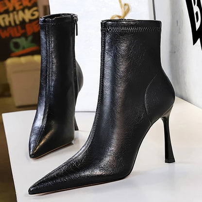 Retro Women's Short Boots Side Zipper High Heeled Leather Boots Pointed Tip Women's Plush Warm Winter Boots Stiletto Heels 9 cm