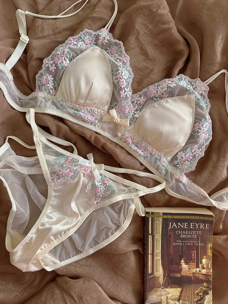 MOYISU Sweet Soft Milk French Pure Desire Girl Bra Set Triangle Cup No Underwire Underwear Small Breasts