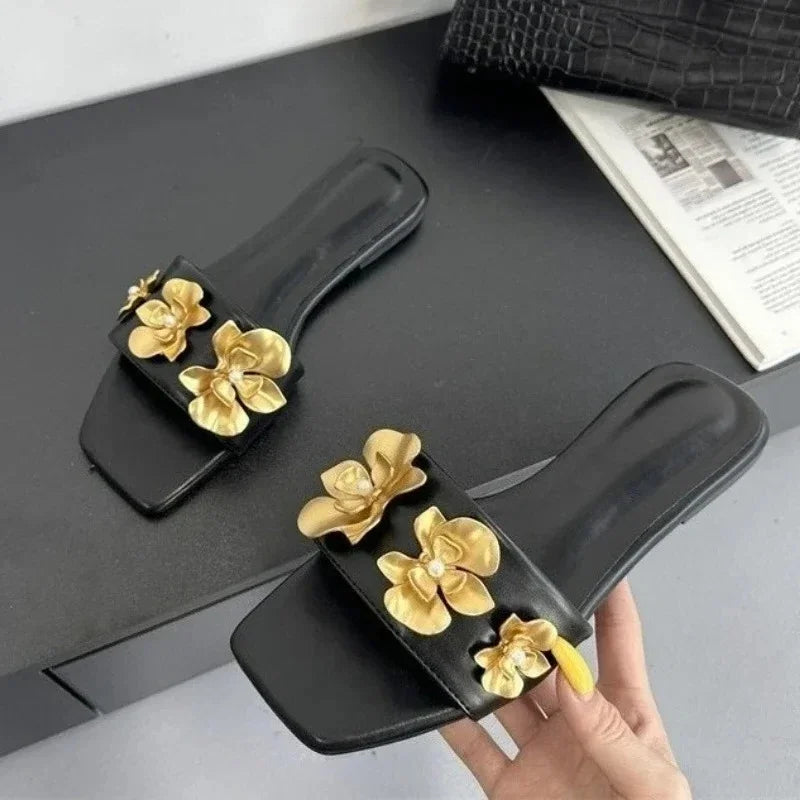 Luxury Metallic Flower Embellished Slippers Women Sexy Open Toe Flat Sandals Fashion Comfort Beach Sandals Zapatos Para Mujer