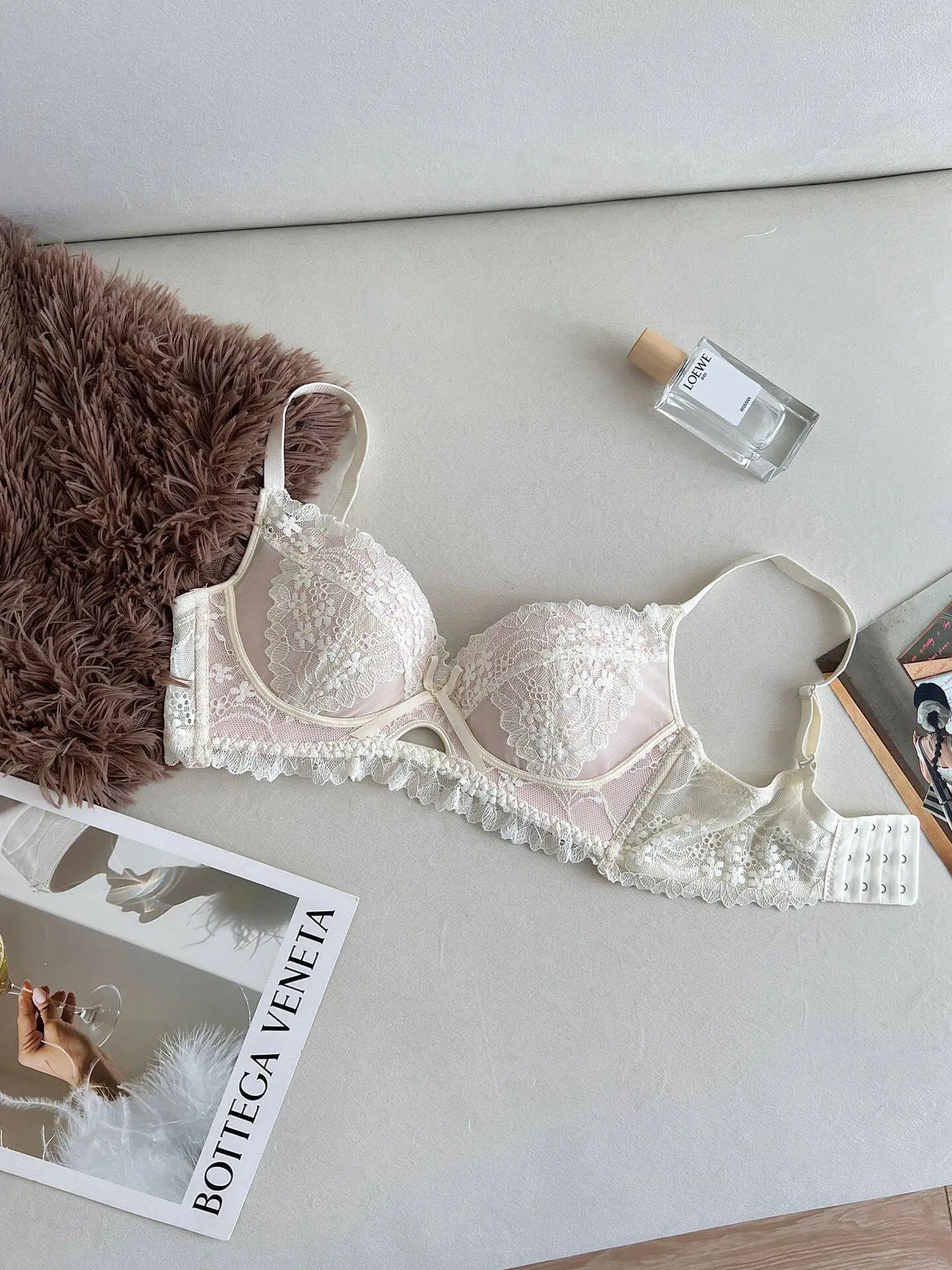 YUQI Women Lace Bra Wireless Push Up Bra for Petite Women Full Coverage T Shirt Bra Comfortable Support Bra No Underwire S-XLAB