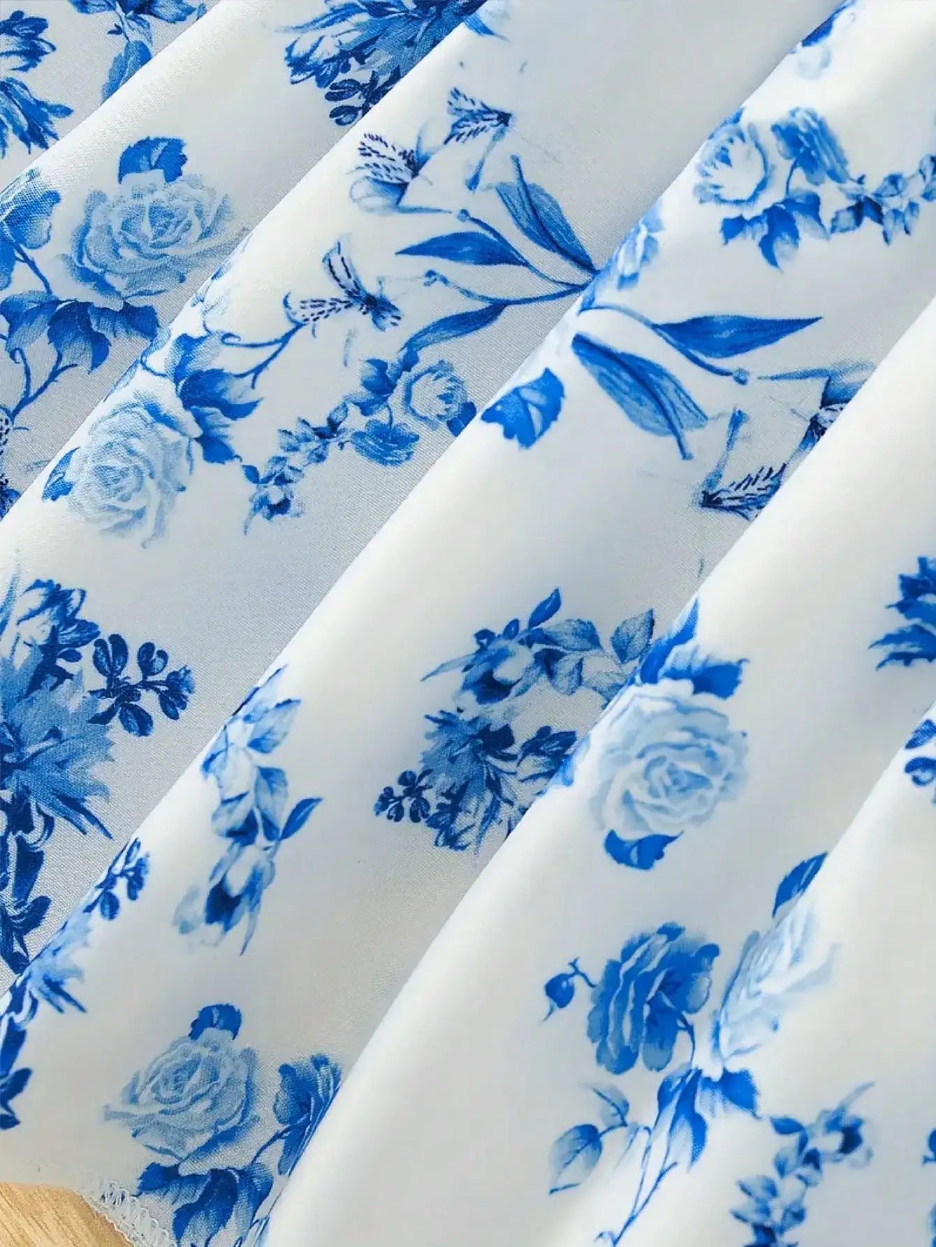 Casual Blue Floral Square Neck Ruffle Dress for Girls Breathable Short-Sleeved Summer Dress Suitable for Daily Wear