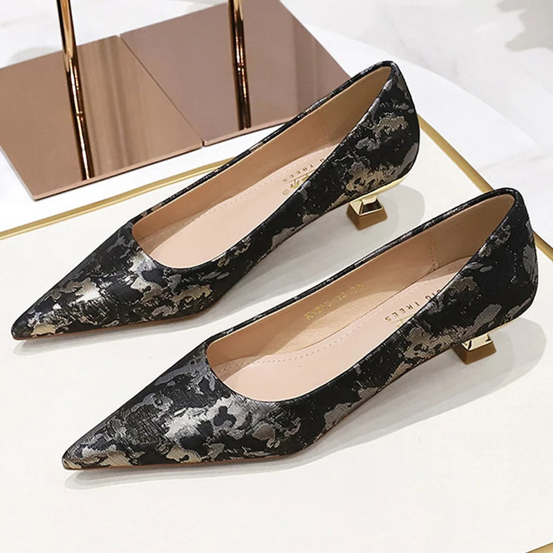 BIGTREE Shoes 3 CM Floral Cloth Surface Kitten Heels Women Shoes Sweet Fashion Low Heel Ladies Shoes Pointed Toe Women Pumps